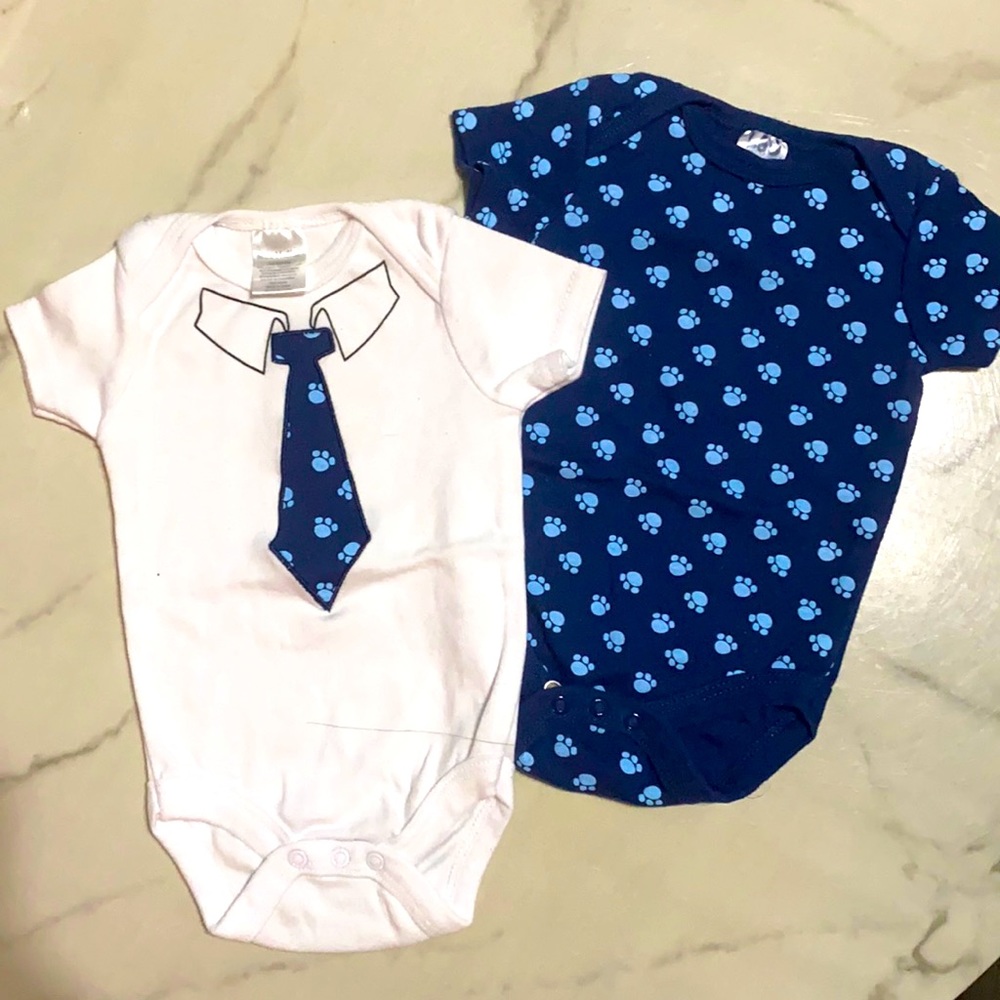 3-6 months // Mini Muffin Pawprint Onesies